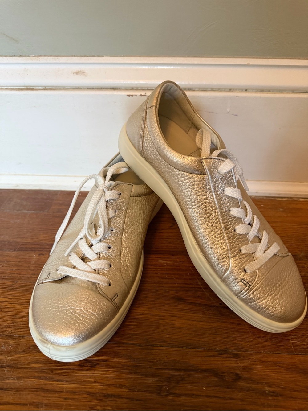ECCO Womens Soft 7 Sneaker